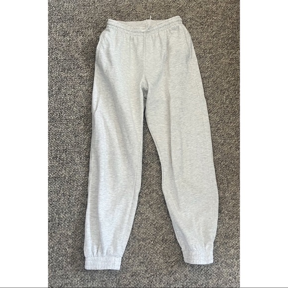 ‼️SOLD‼️ Light Grey Crop Hoodie & Joggers Set (xs). - Picture 4 of 6